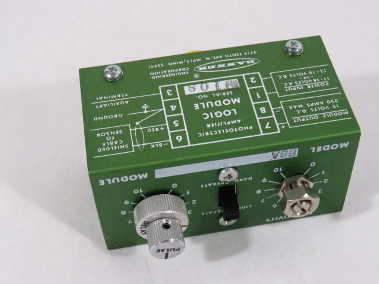 Banner B8A Photoelectric Amplifier Logic Module ! NEW !