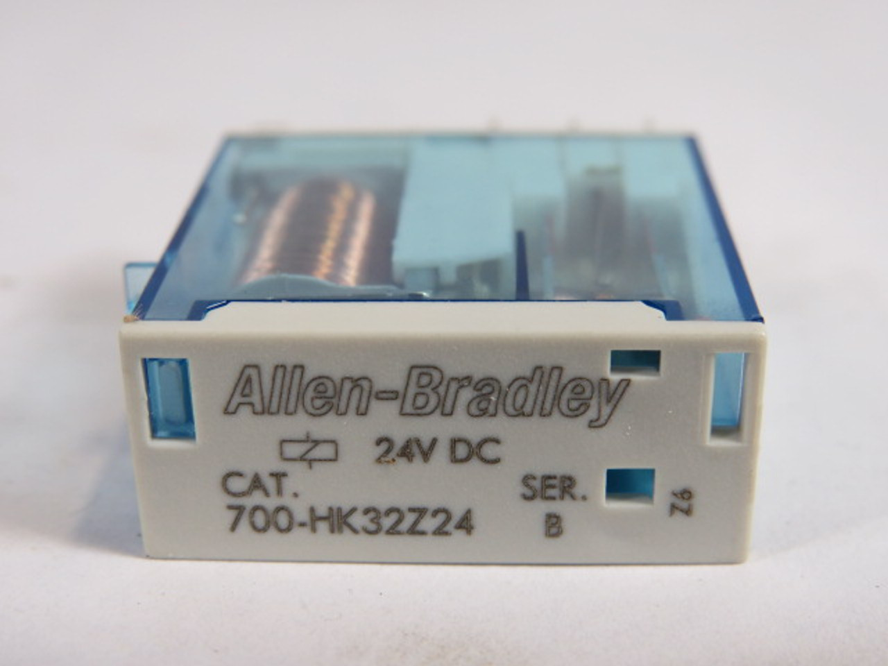 Allen-Bradley 700-HK32Z24 Slim Line Relay Ser B 24VDC 8A 8 Pin ! NEW !