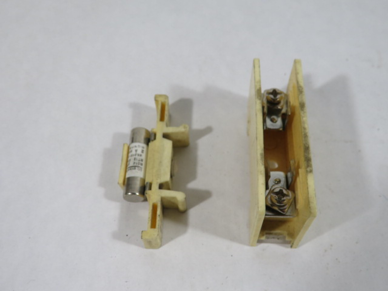 Generic RT23-16 Cylindrical Fuse Holder USED