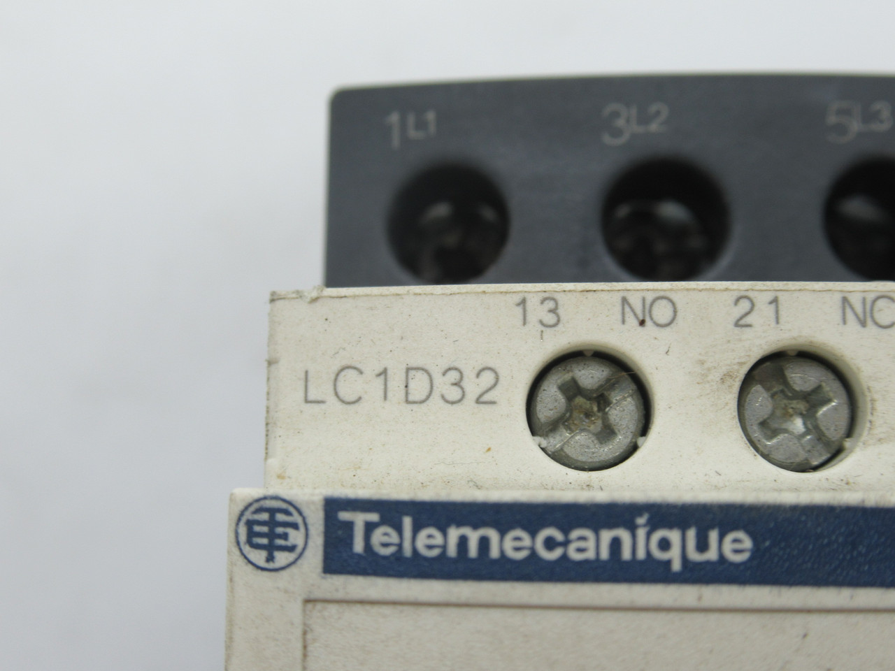 Telemecanique LC1D32G7 Contactor 3-Pole 3NO 120V 50/60HZ USED