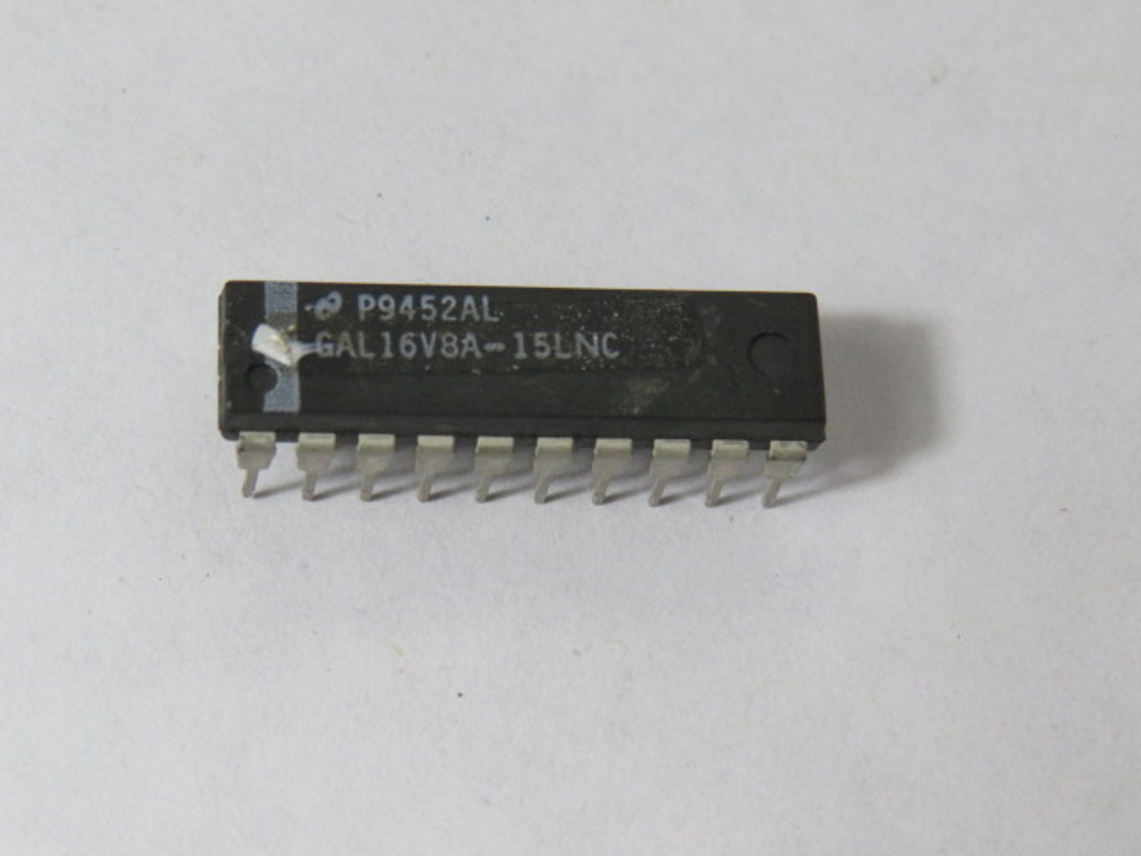 National Semiconductor GAL16V8A-15LNC IC EE Programmable Logic Device USED