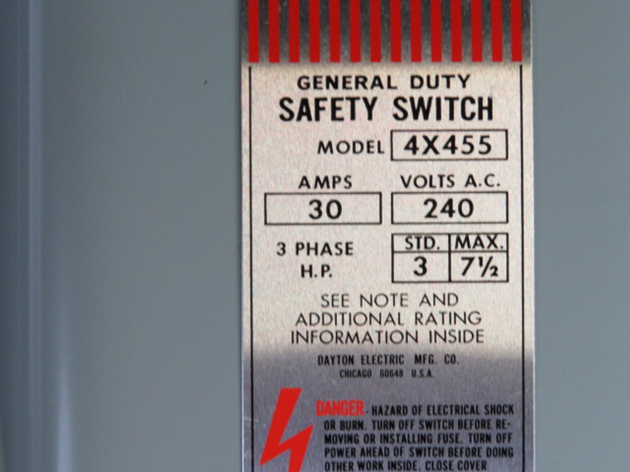 Dayton 4X455 General Duty Safety Switch 240VAC 30A 3Ph ! NEW !