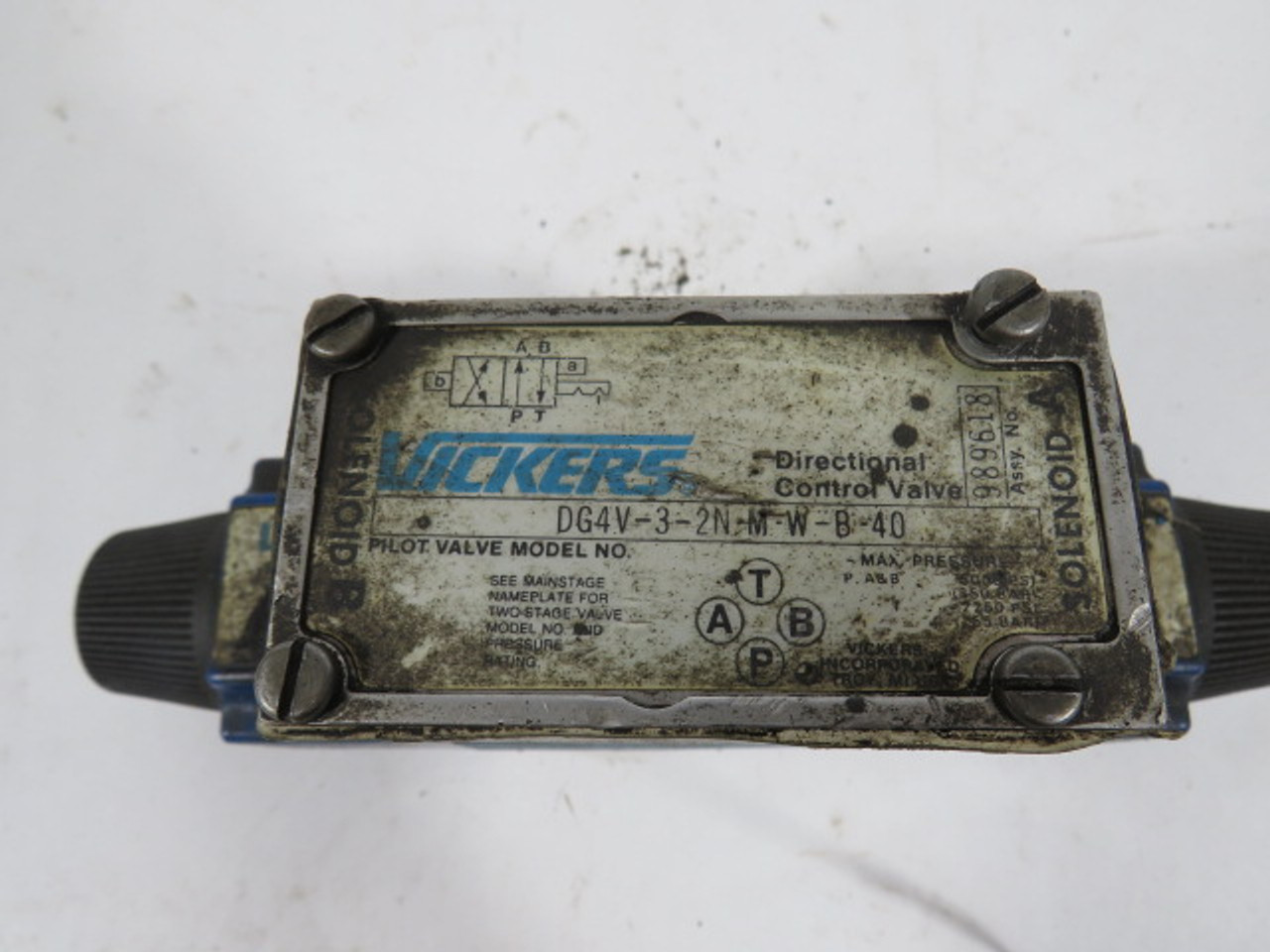 Vickers Dg4v 3 2n M W B 40 Directional Control Valve Used Industrial