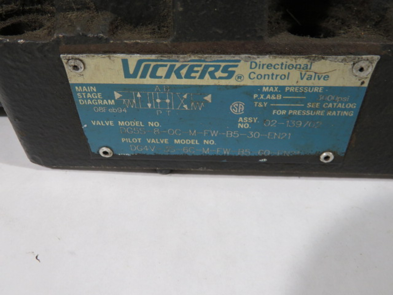 Vickers DG5S-8-OC-M-FW-B5-30-EN21 Directional Control Valve BASE ONLY USED