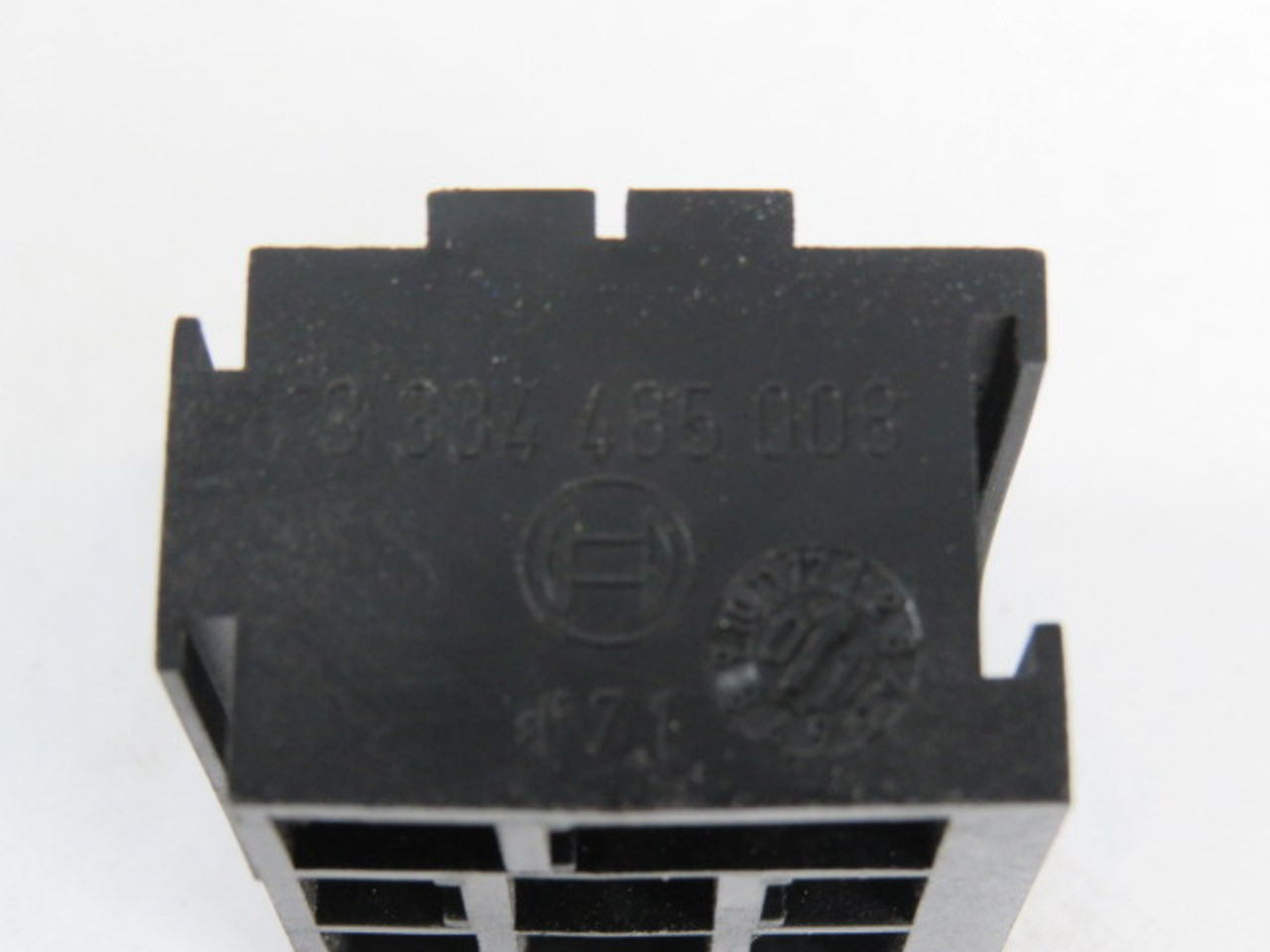 Bosch 3-334-485-008 Relay Socket Mounting Tab USED