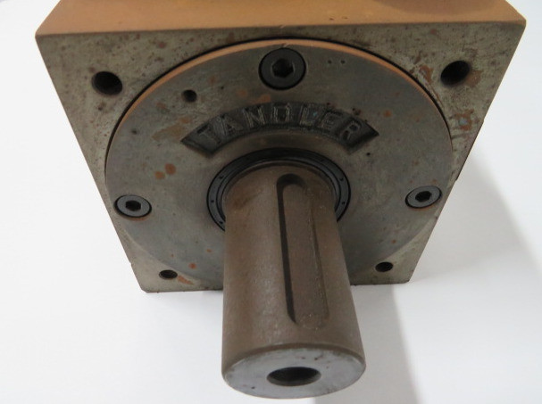 Tandler Bevel Gearbox Gear Reducer 6:1 Ratio .7845"In 2.1700"Out USED