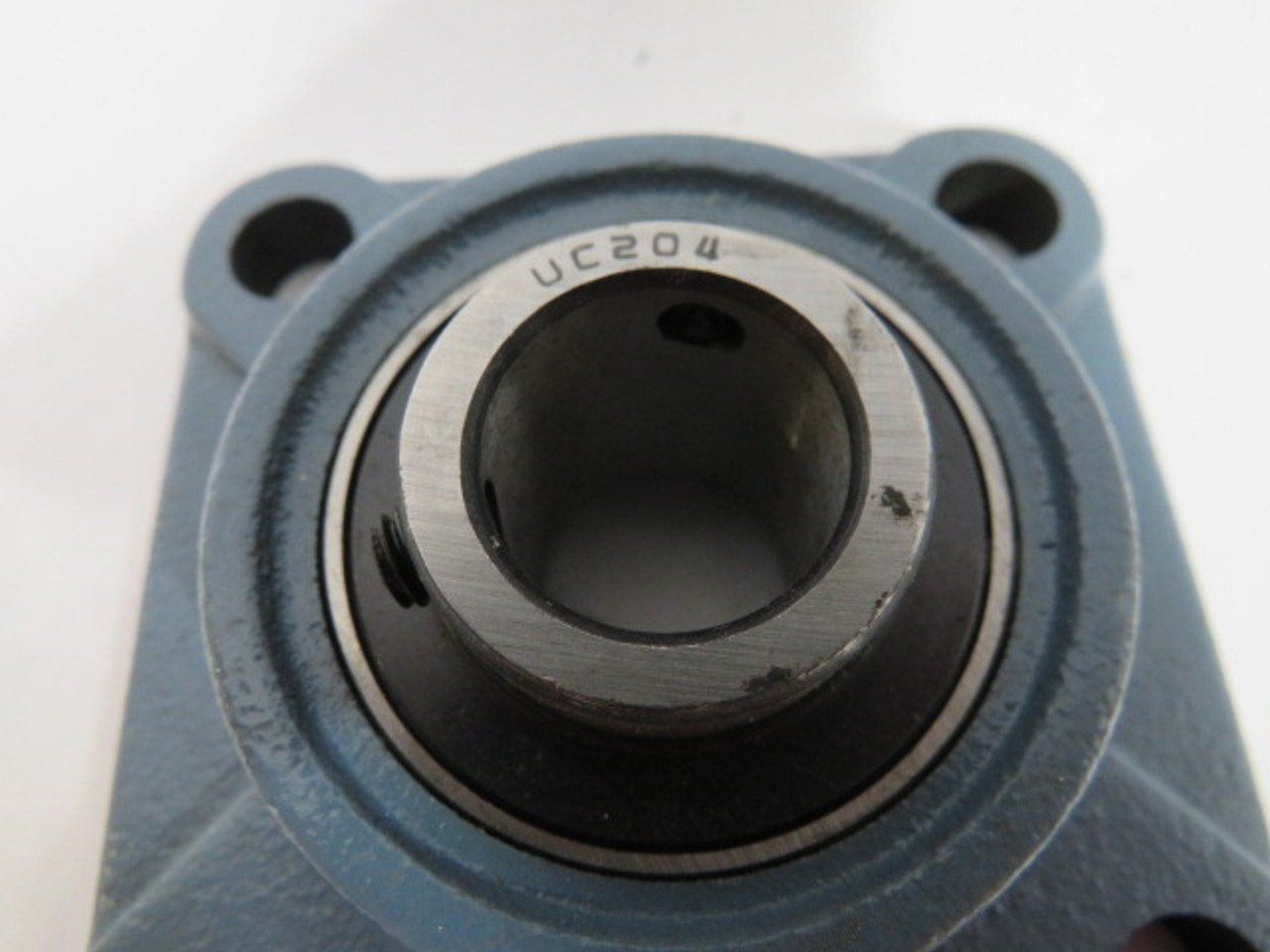 TR Bearing UCF204 4-Bolt Pillow Block Bearing 20mm ID SHELF-WEAR ! NOP !