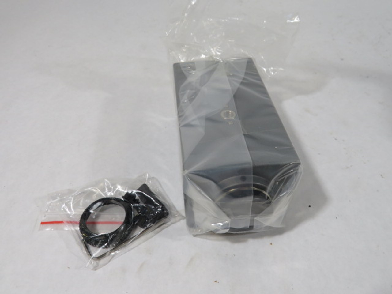 Axview TT513-CL13 CCD Colour Camera NTSC System DC12V ! NEW !