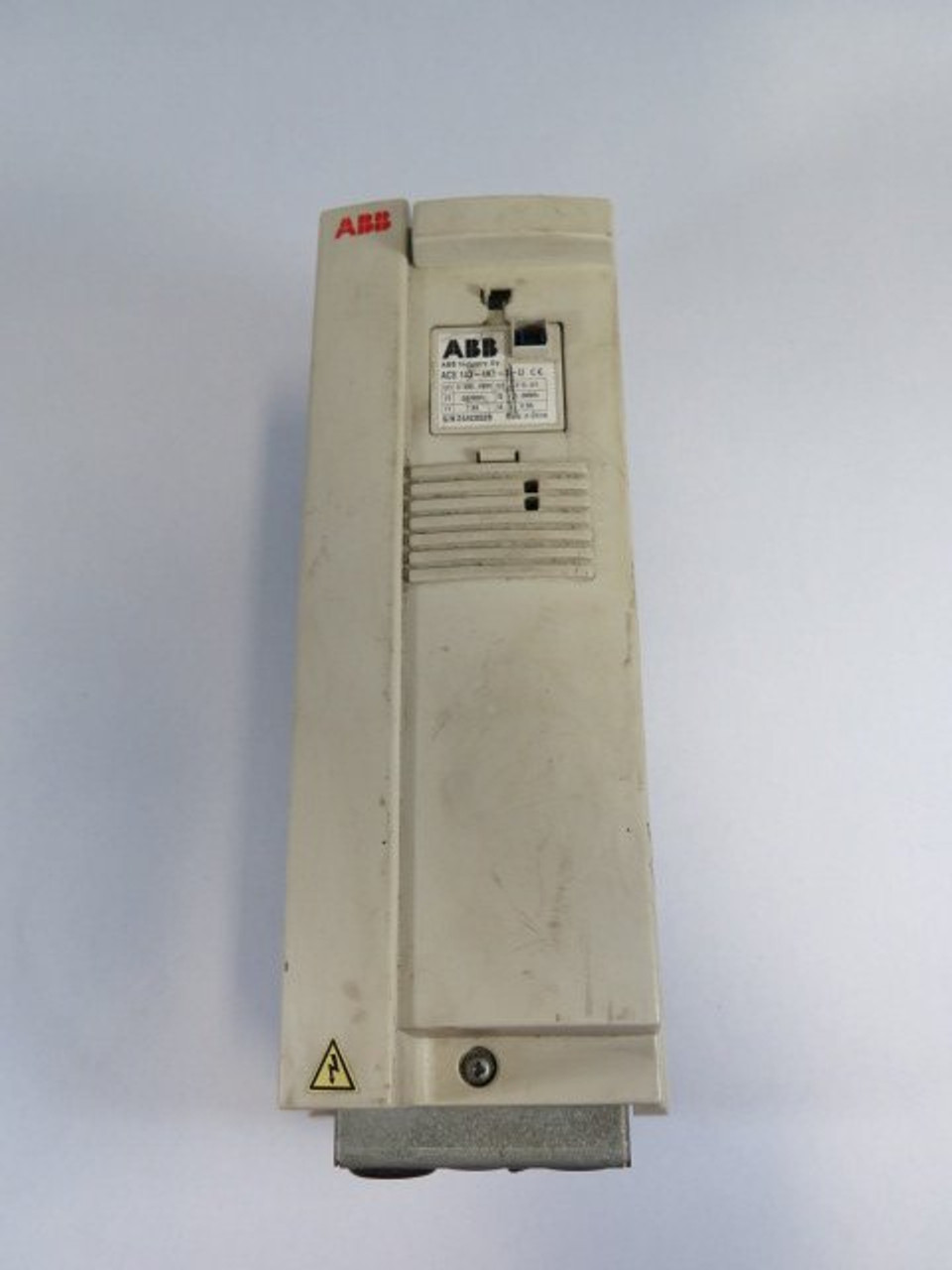 ABB ACS143-4K1-3-U AC Drive 380-480V 50/60HZ 7.9A USED