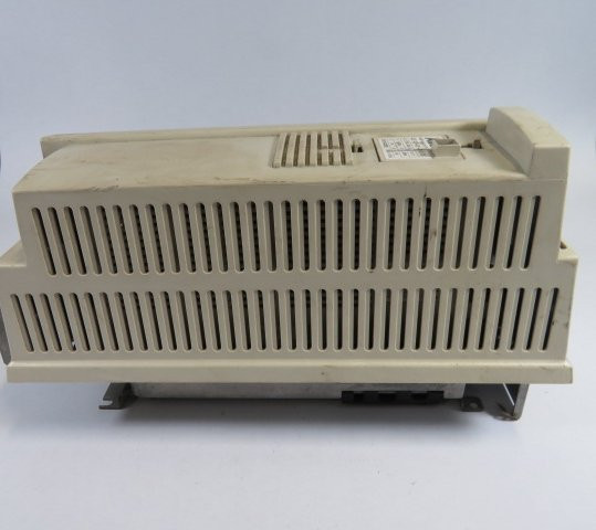 ABB ACS143-4K1-3-U AC Drive 380-480V 50/60HZ 7.9A USED