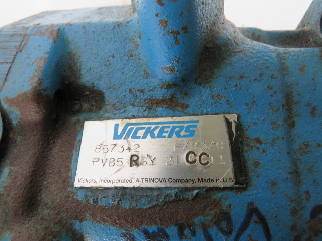 Vickers PVB5RSY21CC11 Piston Pump 1/2"In/Out Iron 10.55cm3 2Bolt 3000PSI USED
