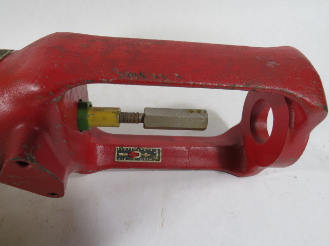 Taylor 1-1/2" Lin-E-Aire High Flow Iron Control Valve 1-1/2" 3-15PSI USED