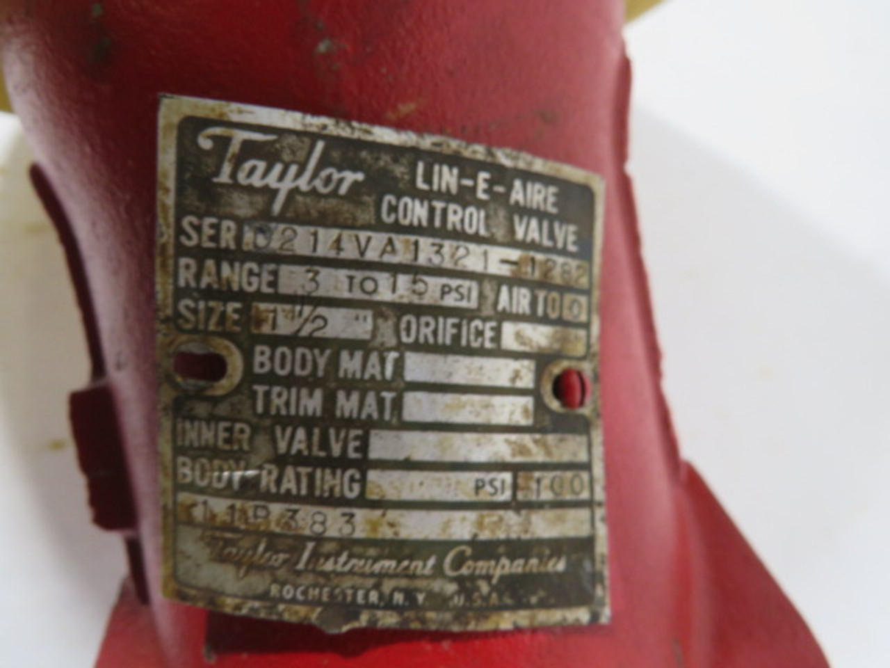 Taylor 1-1/2" Lin-E-Aire High Flow Iron Control Valve 1-1/2" 3-15PSI USED