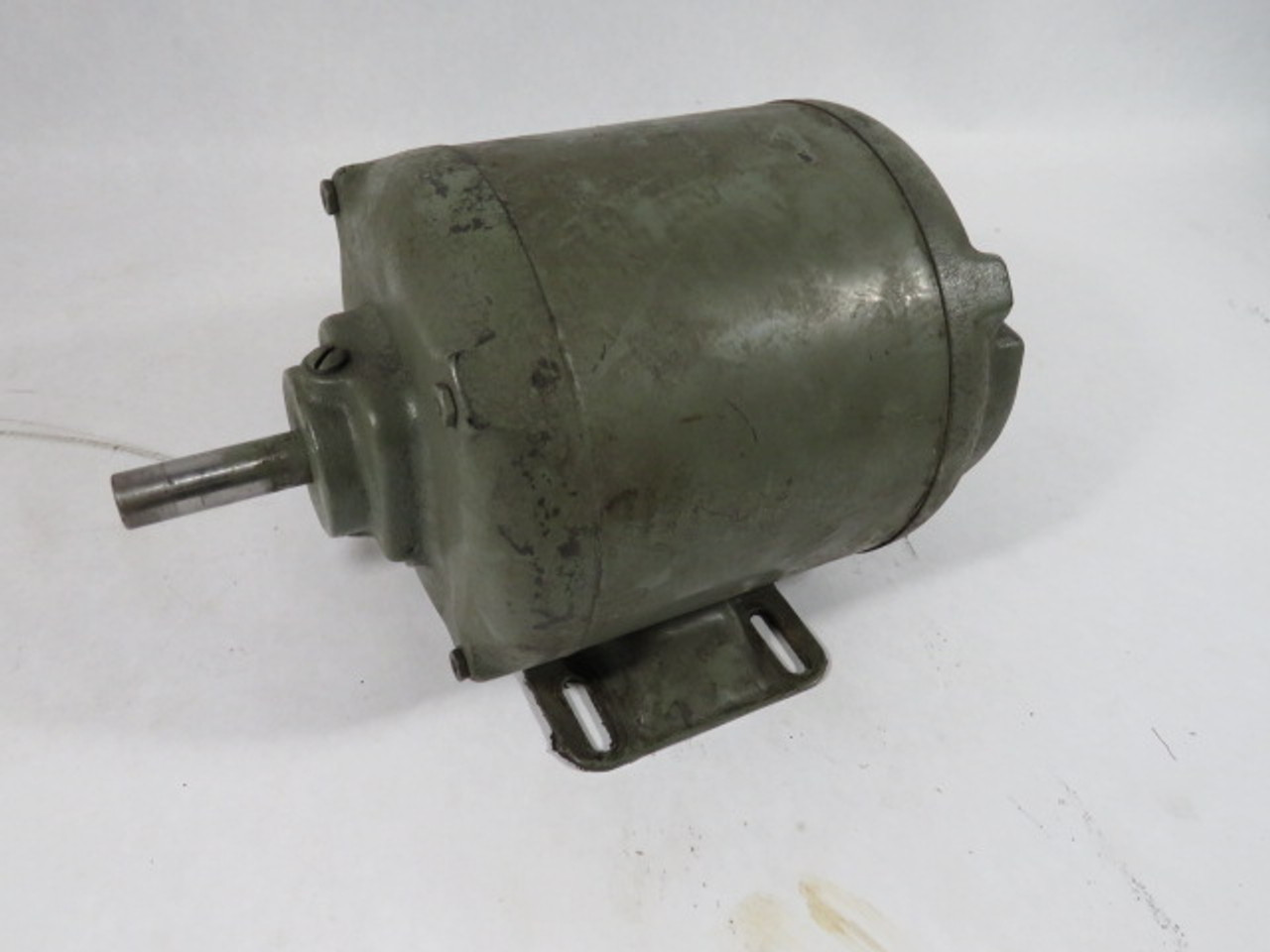 Westinghouse AC Motor 1/4HP 950-1140RPM 440V B56 3Ph 0.60A 50/60 Hz USED