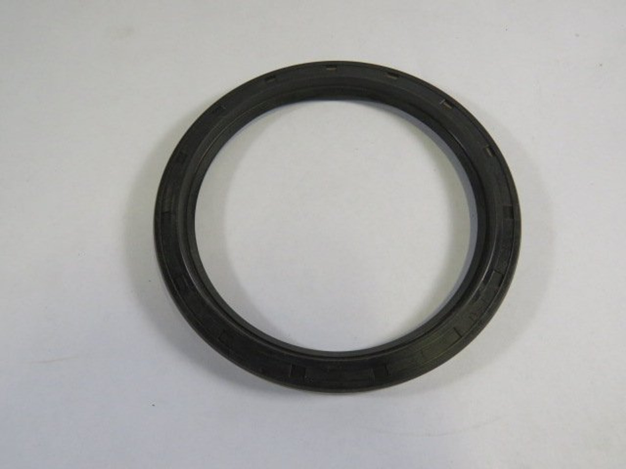 DMR 11514012 Oil Seal ! NEW !