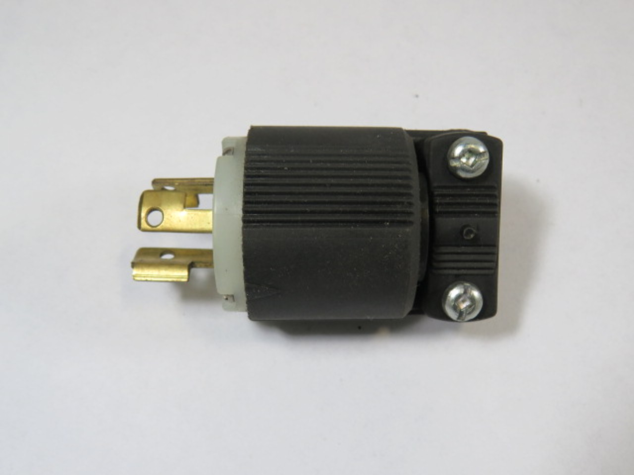 Cooper CWL615P Plug 15A 250V 3W 2P USED