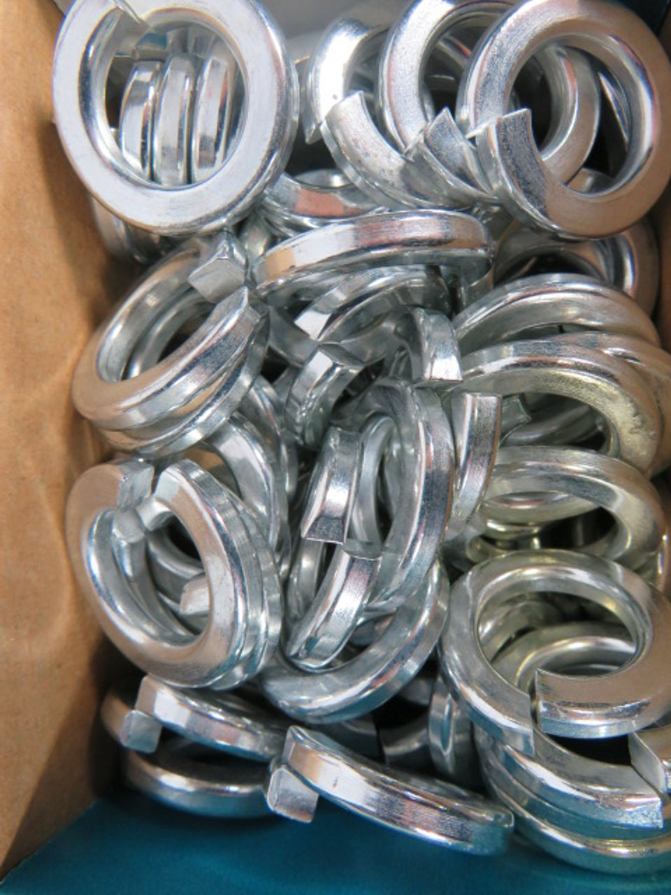 Spaenaur 23-SN Steel Medium Helical Split Lockwasher 3/4"Bolt Lot of 96 ! NEW !