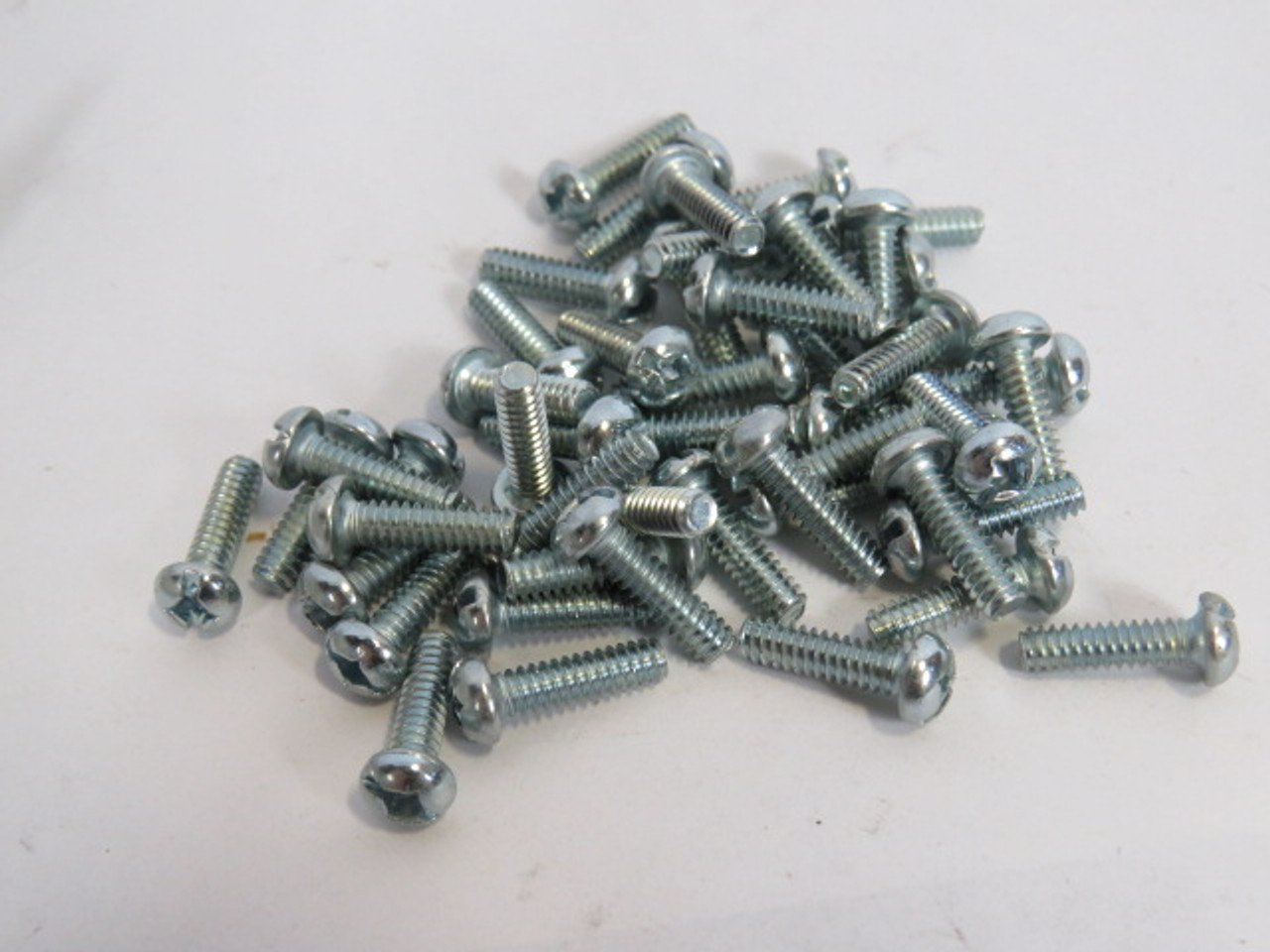 Midjet 6-32X1/2 Steel Zinc Round Combined Machine Screw Lot of 48 ! NEW !