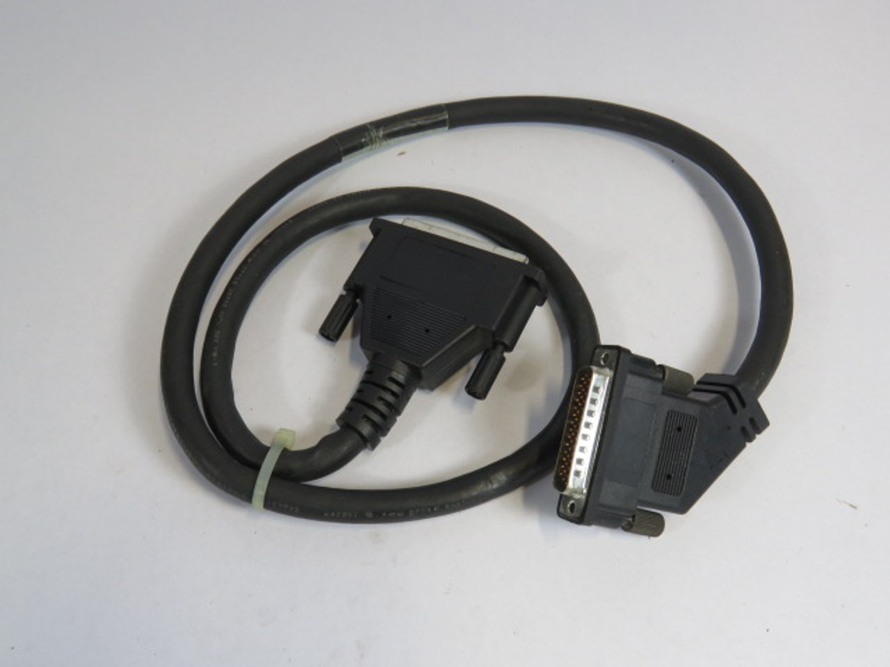 Allen-Bradley 2090-U3BC-D4401 Series B Cable Connector USED