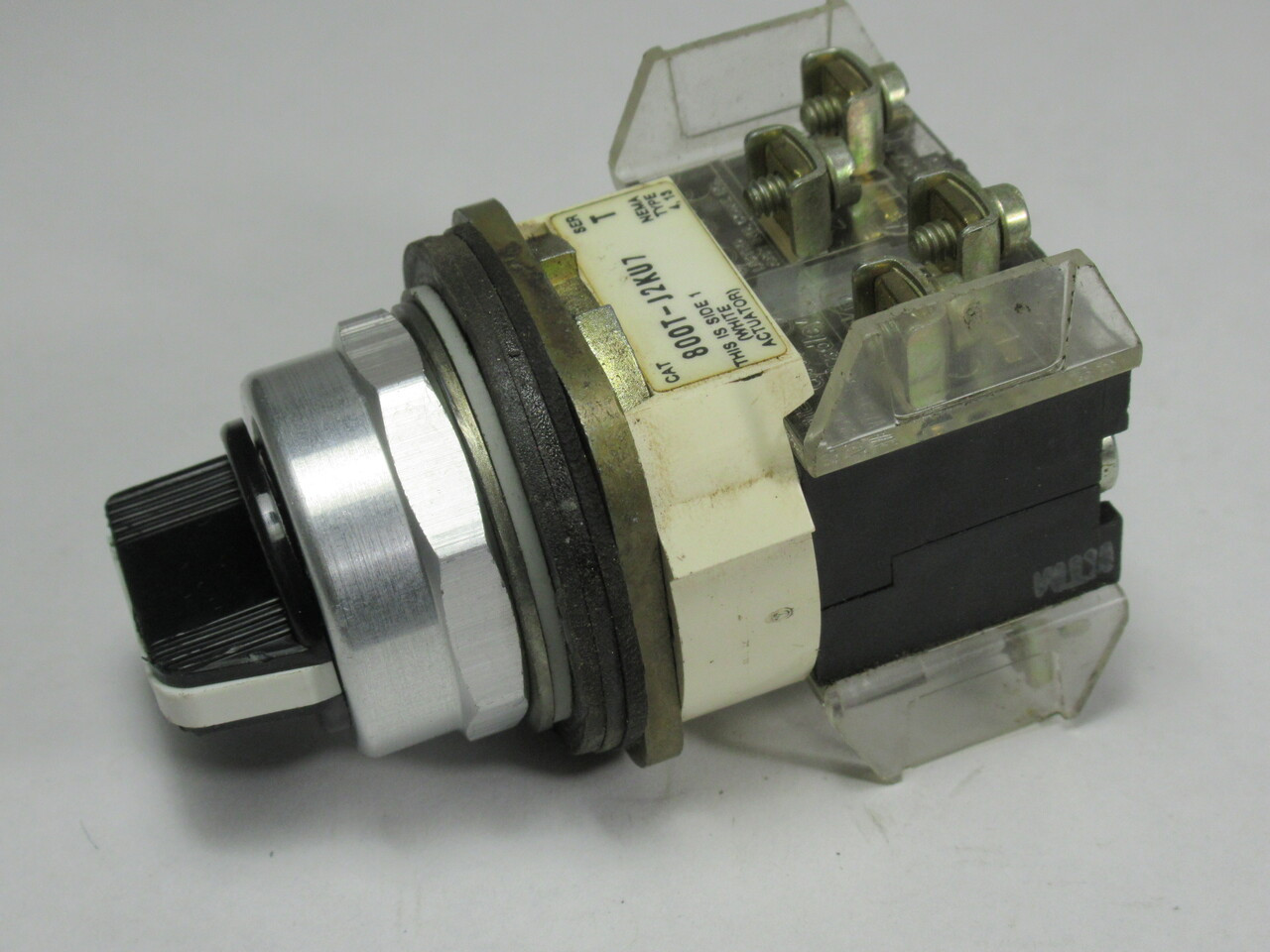 Allen-Bradley 800T-J2KU7B Series T 3-Position Selector Switch 2NO 2NC USED