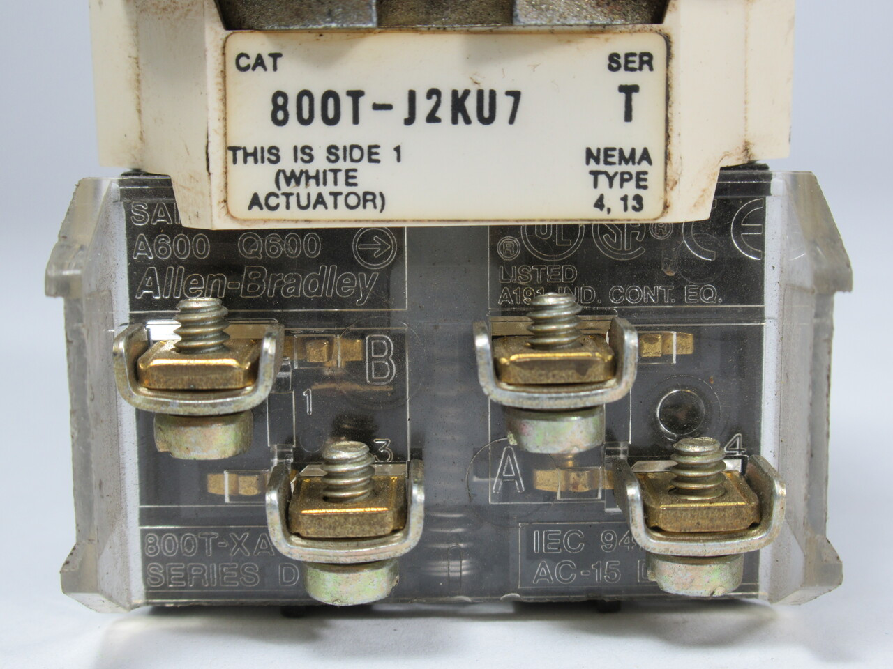 Allen-Bradley 800T-J2KU7B Series T 3-Position Selector Switch 2NO 2NC USED
