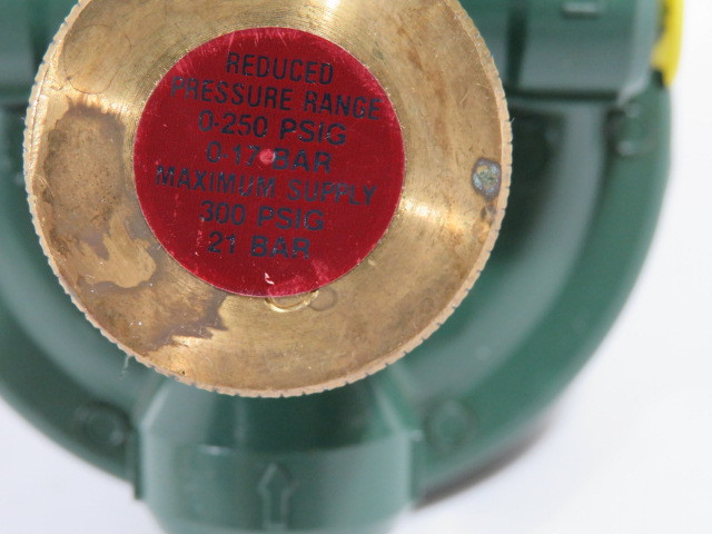 Lincoln 600006-M1 Air Line Regulator 1/4"NPTF 300PSIG 21BAR USED