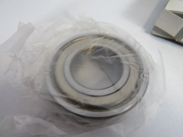 NSK 6206ZZCM Deep Groove Ball Bearing 62mmOD 30mmID 16mmW ! NEW !