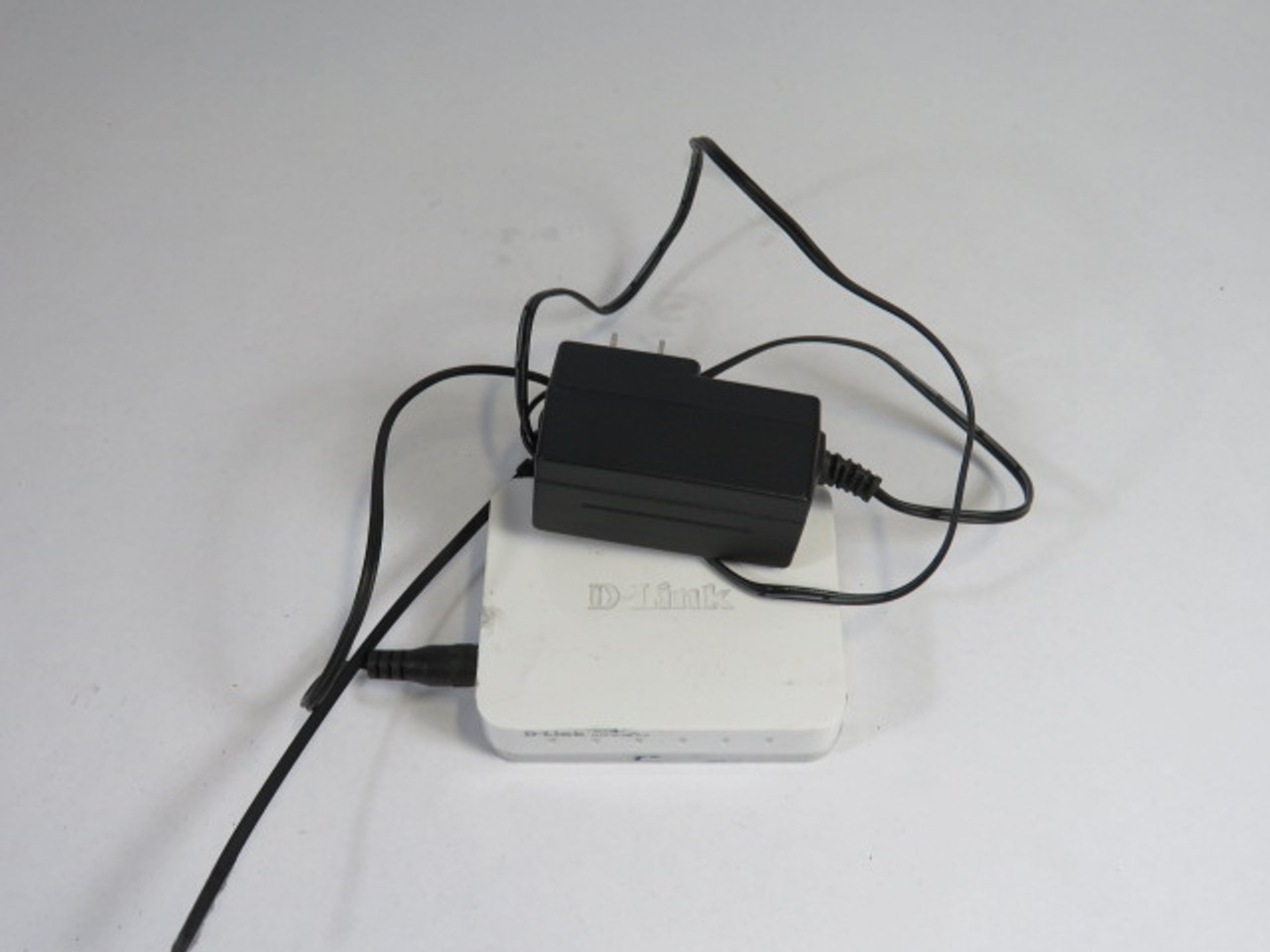 D-link GO-SW-5G 5 Port Easy Plastic Desktop Gigabit Switch USED