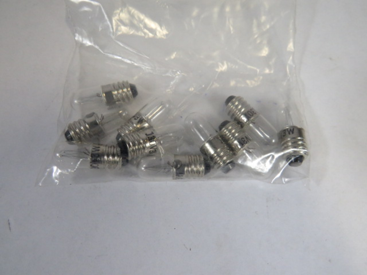 Spectro SP106 Miniature Lamp 130V 3W 10 Pack ! NEW !