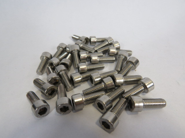 Spaenaur 373-027 SS Hex Socket Cap Screw Coarse Thread 30-Pack ! NEW !