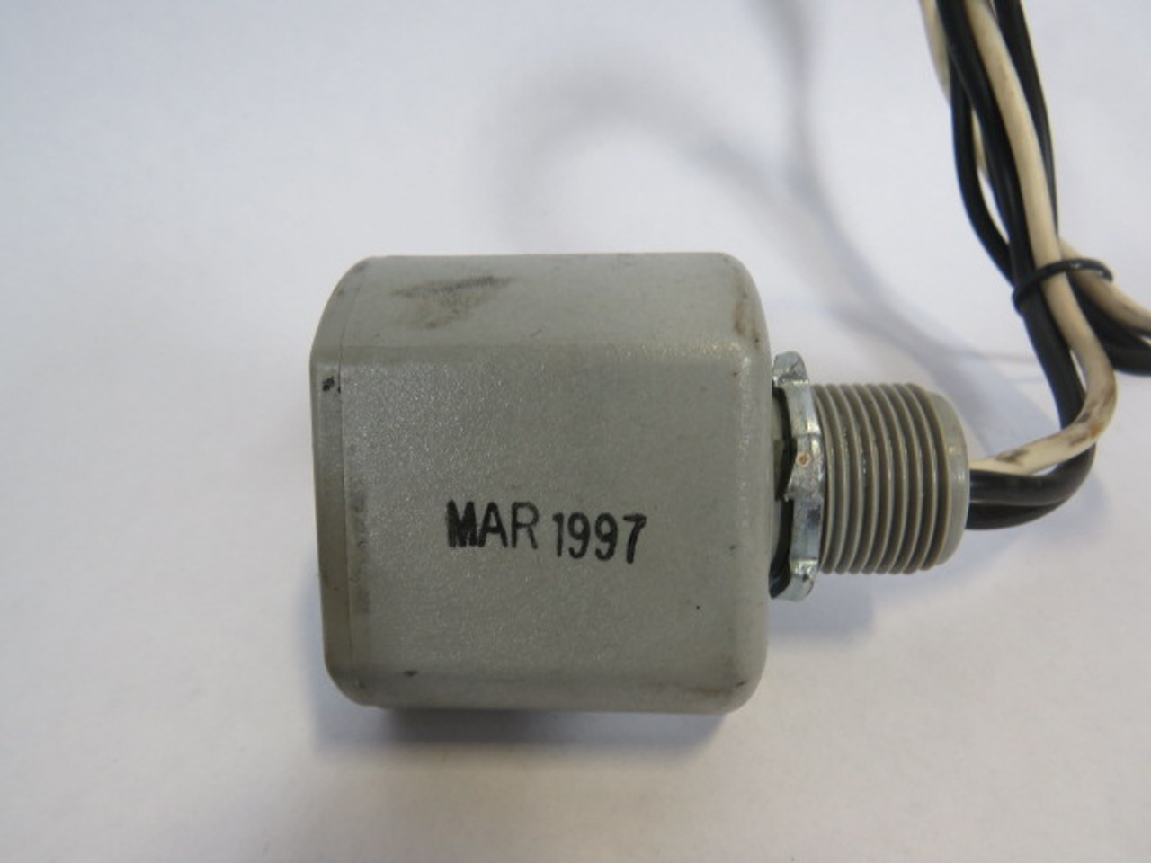 General Electric 9L15ECB001 Gray Tranquell Surge Arrester w/Cut Leads USED