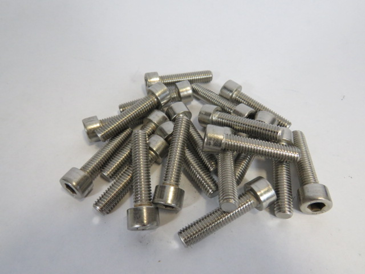 Spaenaur 373-042 SS Hex Socket Cap Screws Coarse Thread 20-Pack ! NEW !