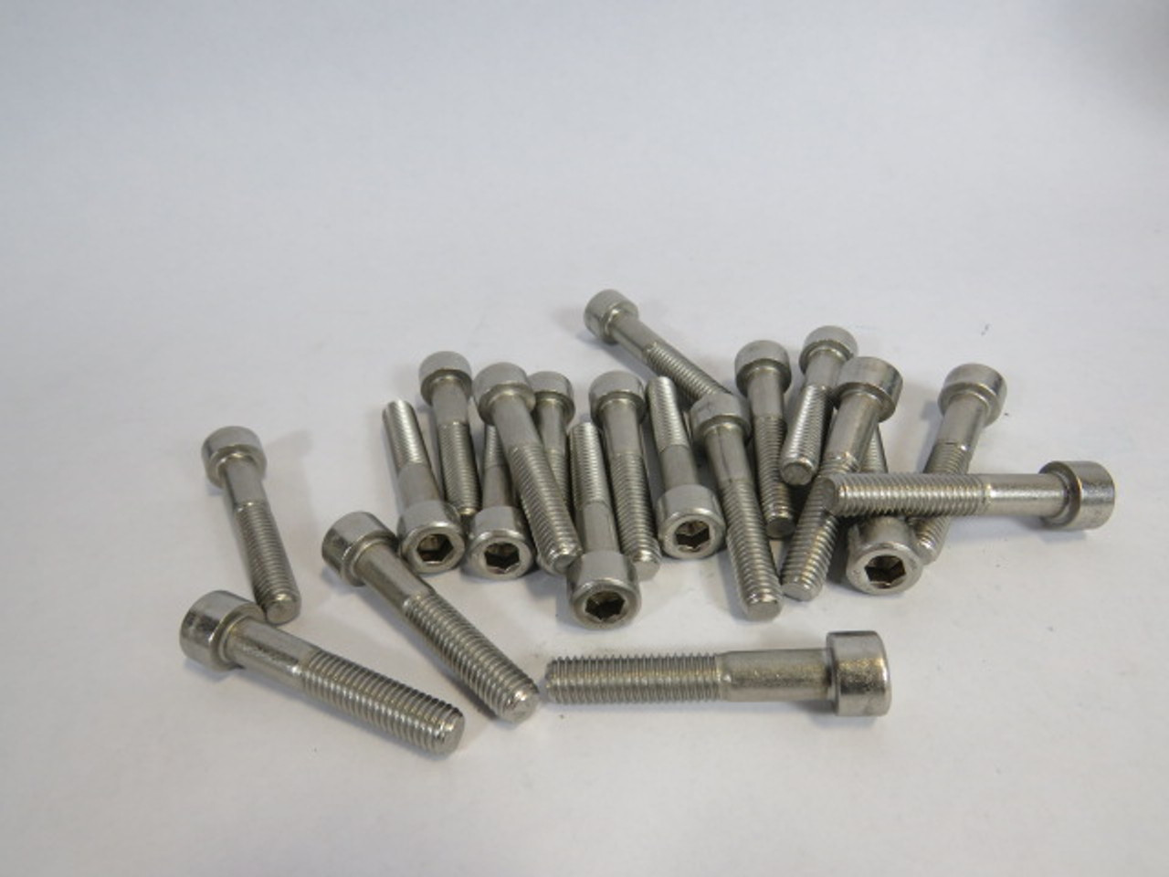 Spaenaur 373-044 SS Hex Socket Cap Screw Coarse Thread 20-Pack ! NEW !