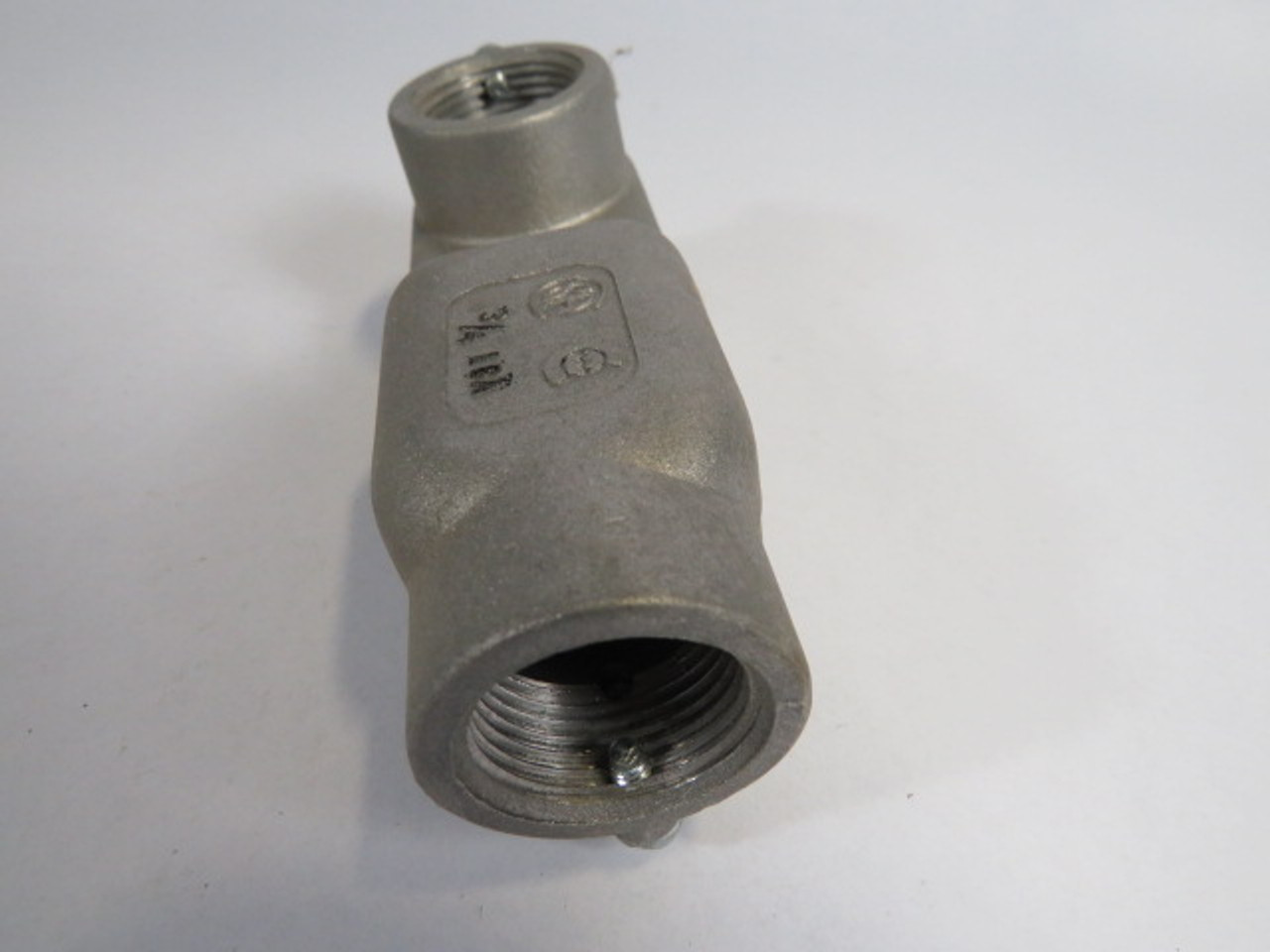 Generic LBA Iron Conduit Body w/Aluminum Lid 3/4"Hubs 5"L 2"W USED