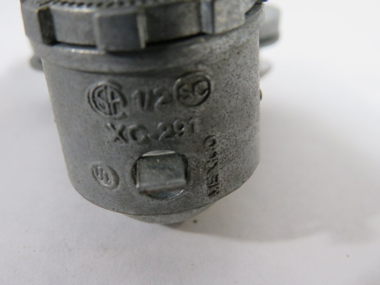 Thomas & Betts XC-291 Zinc 90DEG Clamp Connector 1/2" Lot of 50 USED