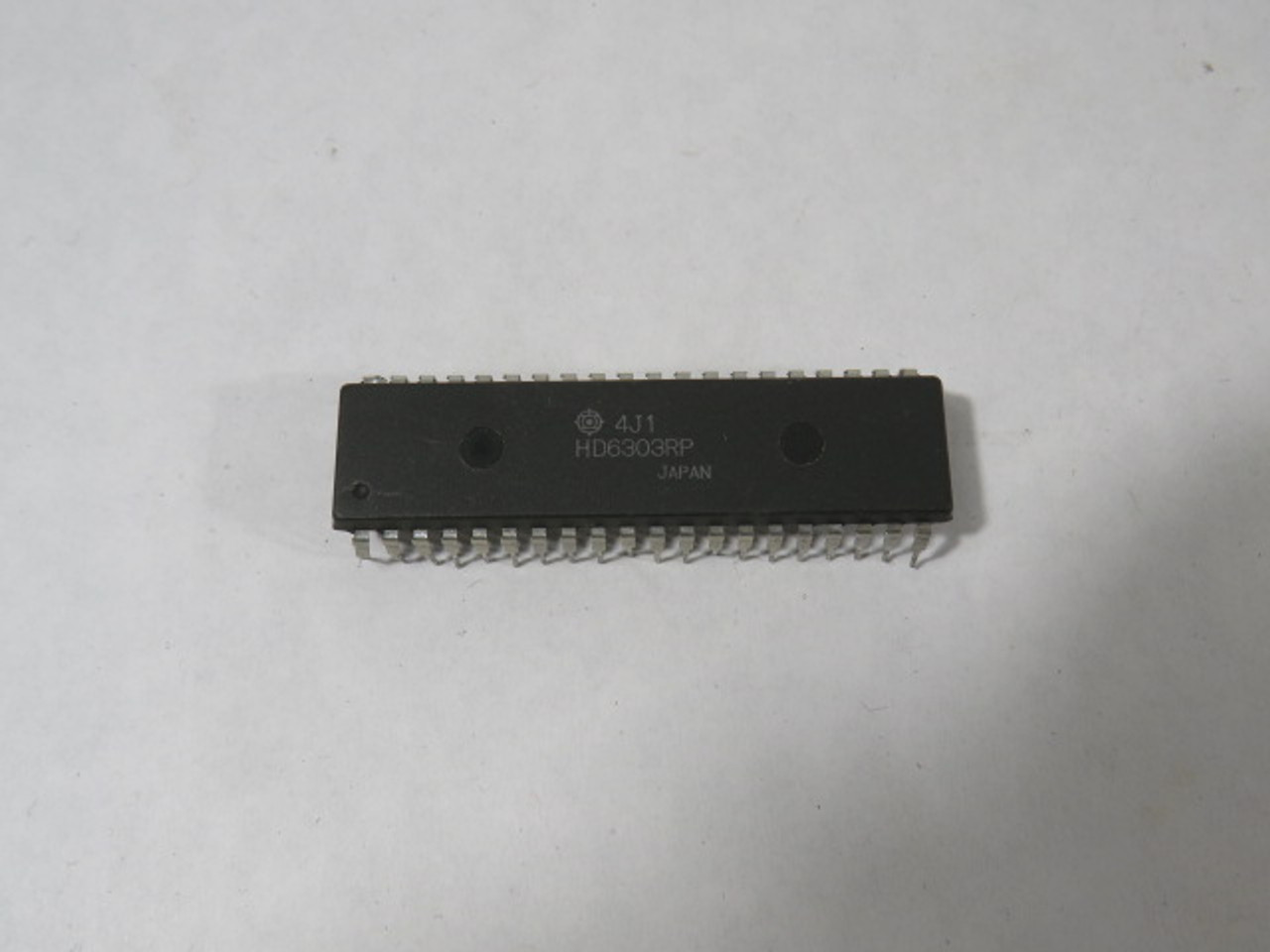 Hitachi HD6303RP 1MHz 64kb 3V-6V Microcontroller USED