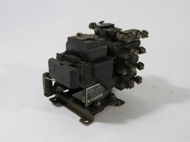 Allen-Bradley 700-BX440A  AC Din Rail Relay 110V@50Hz 120V@60Hz USED