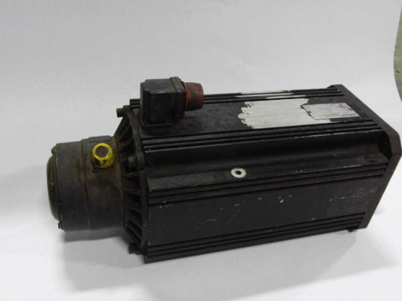 Indramat MAC112C-0-KD-3-C/130-A-0/S05 Servo Motor 1500 RPM USED