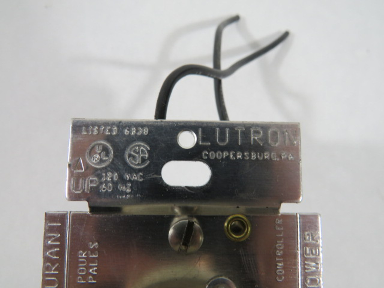 Lutron D-600P 120VAC 60Hz Rotary Lighting Dimmer USED