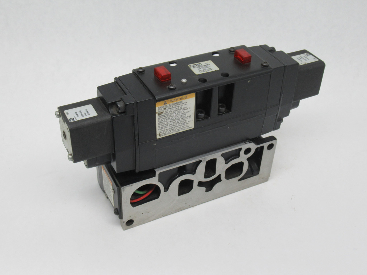 Parker 4511BF20ABAA53 Solenoid Valve w/ Base 110V 50Hz 120V 60Hz SHELF WEAR NOP