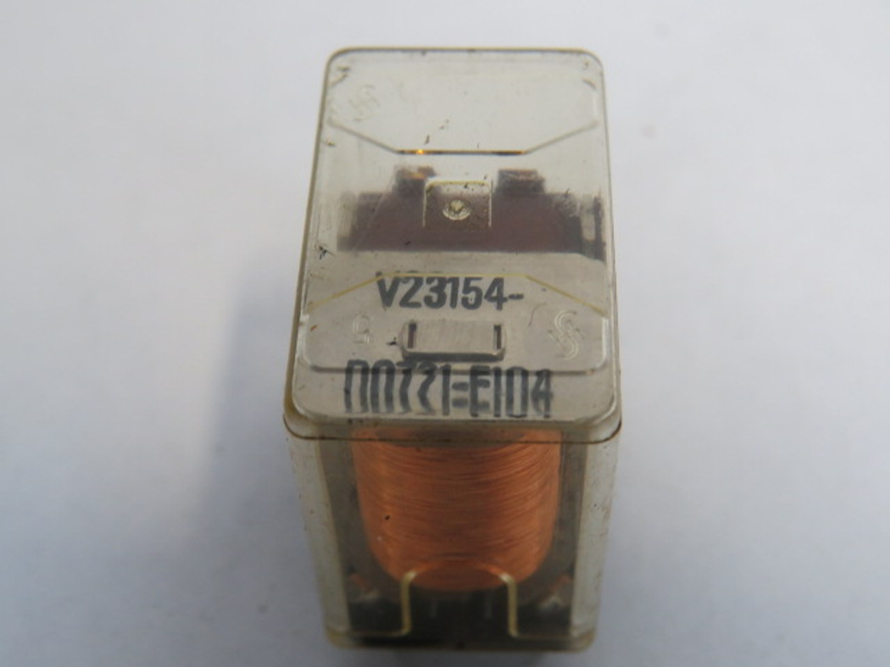 Generic V23154-D0721-F104 Relay 24VDC 5A 8-Pin USED