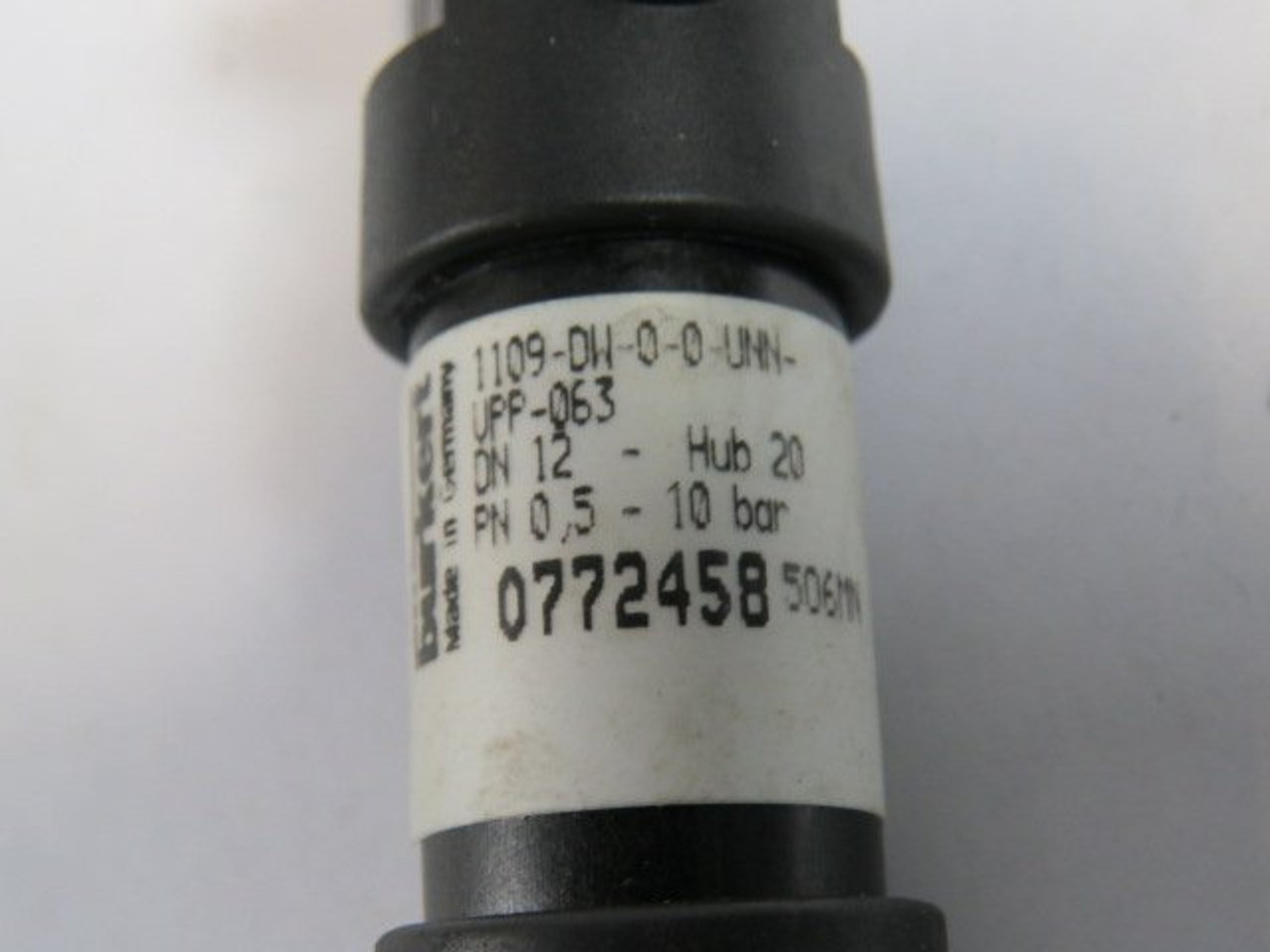 Burkert 0772458 Pneumatic Cylinder 0.5-10BAR USED