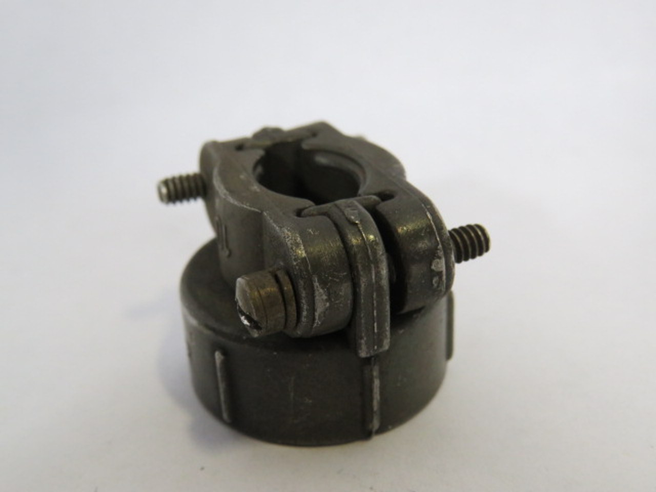 Amphenol MS3057-10A Circular Connector Clamp for 14.27mm Cable USED