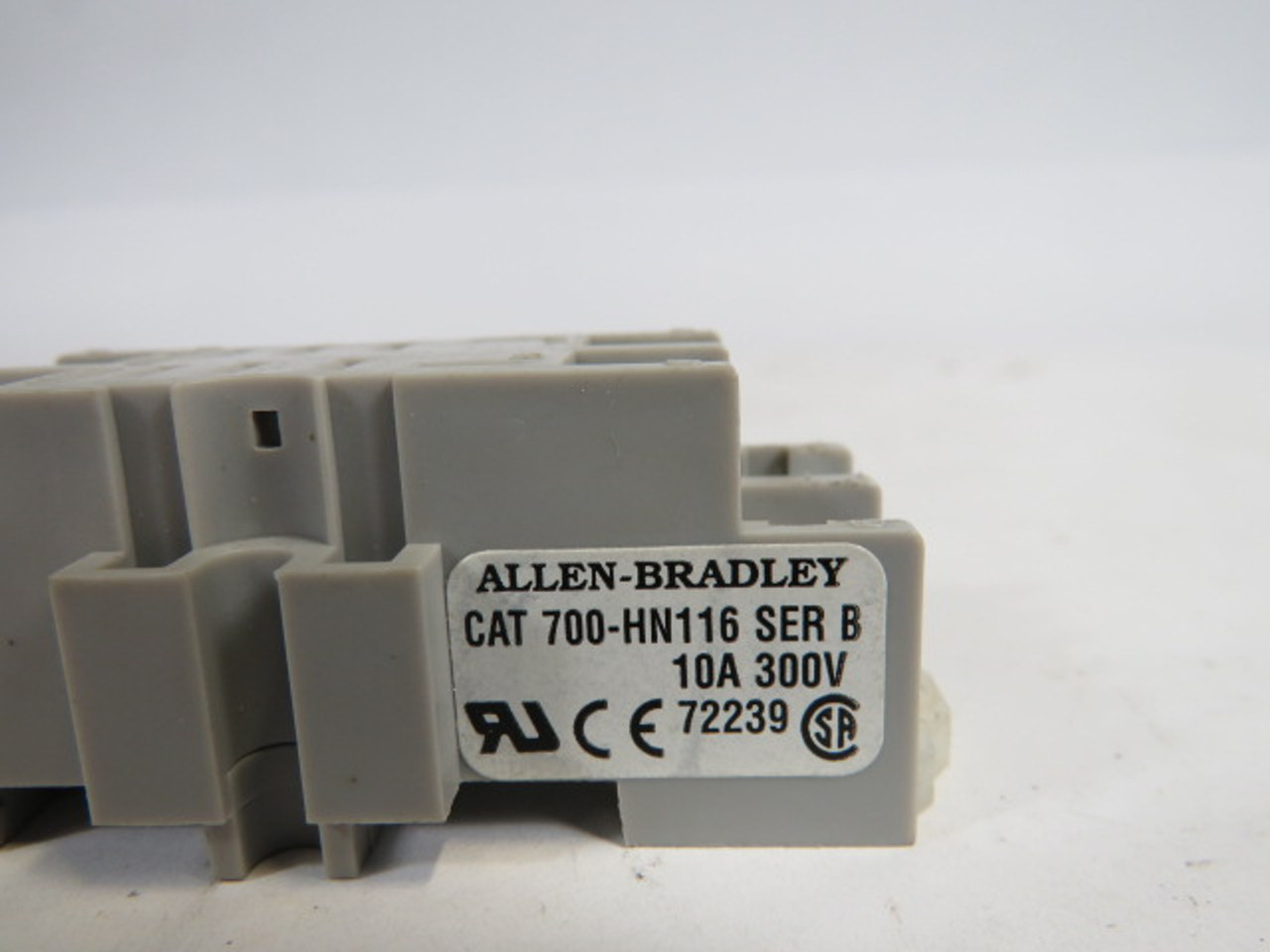 Allen-Bradley 700-HN116 Relay Socket SER B 10A 300V MISSING SCREWS USED