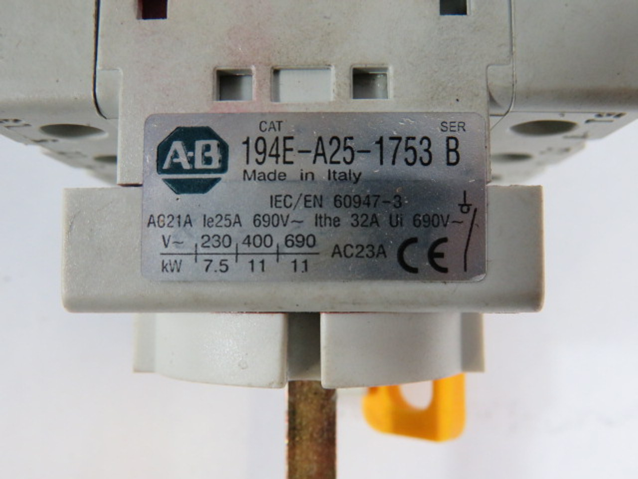 Allen-Bradley 194E-A25-1753 Load Switch SER B 25A W/68mm Shaft USED