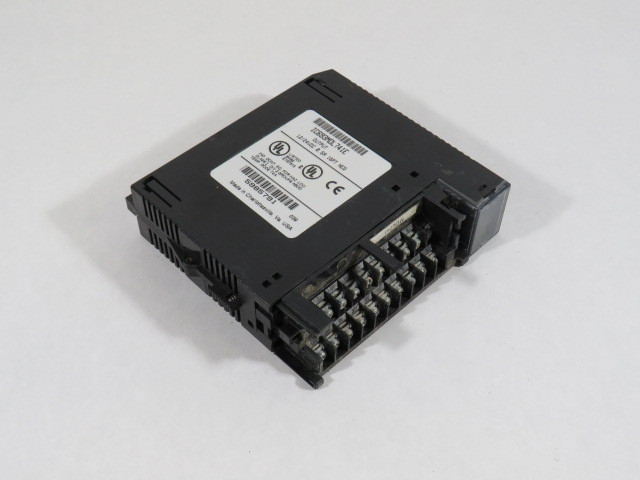 GE Fanuc IC693MDL741E DC Output Module 12/24VDC 0.5A 16PT NEG NO DOOR USED