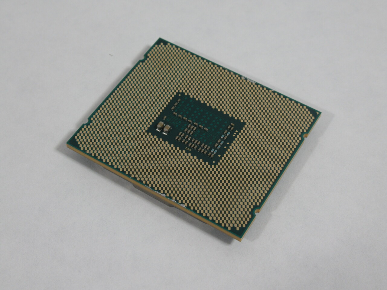 Intel E5-2640V3 XEON Processor 2.60GHz 8 Cores 16 Threads 3.40GHz Max USED