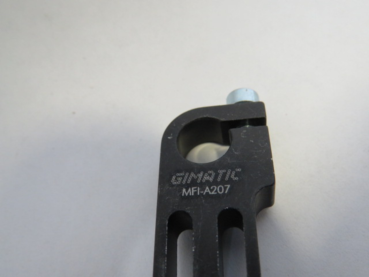 Gimatic MFI-A207 Heavy Duty Long Clamp 10mm Dia USED
