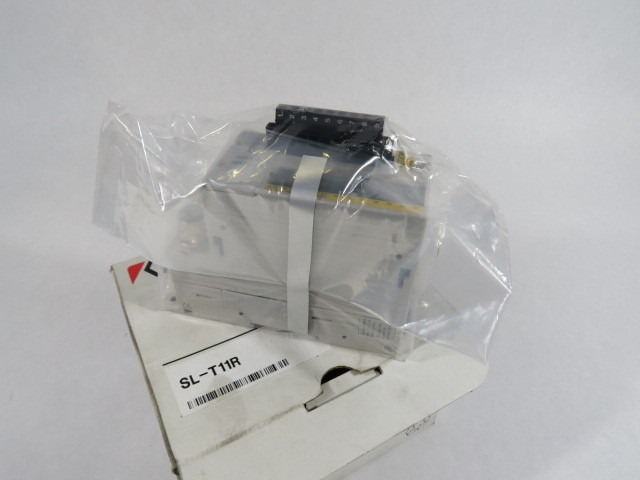 Keyence SL-T11R Dedicated Relay Terminal for SL-V 240VDC ! NEW !