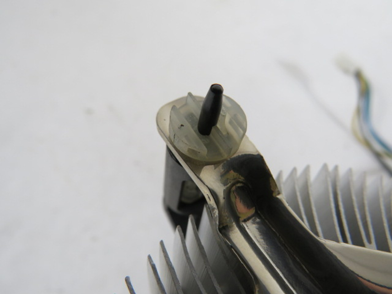 Intel C91968-004 CPU Heat Sink BROKEN MOUNTING CLIPS USED